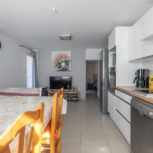 appartement-2nd-etage-avec-balcon-au-centre-ville-dembrun.fr-provencehotel.com/